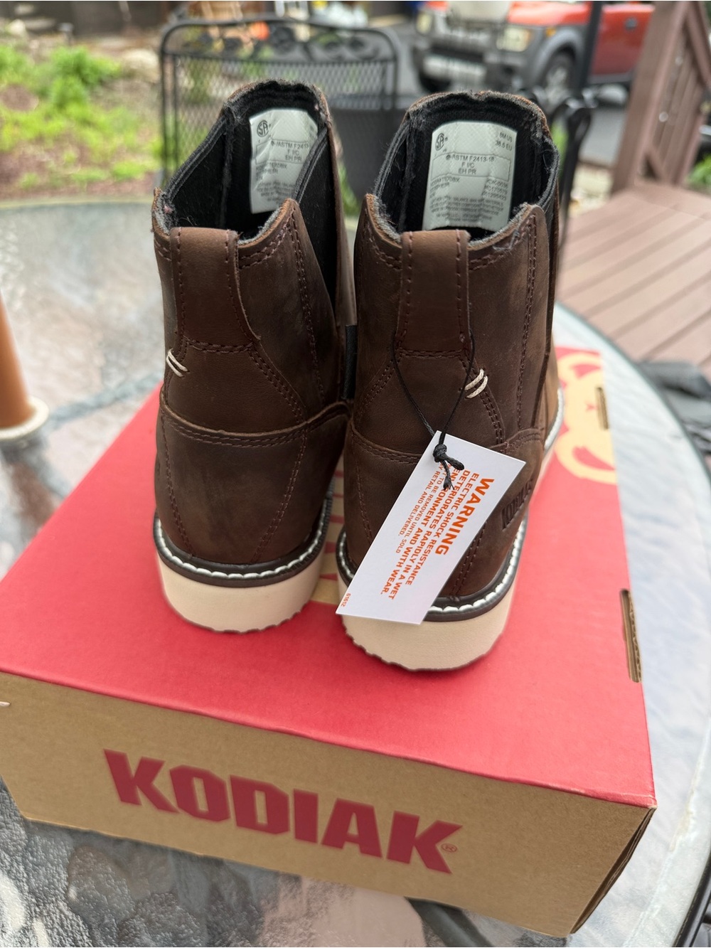 Kodiak Women’s Brown Leather steel toe Boots with White Sole - Picture 5 of 9